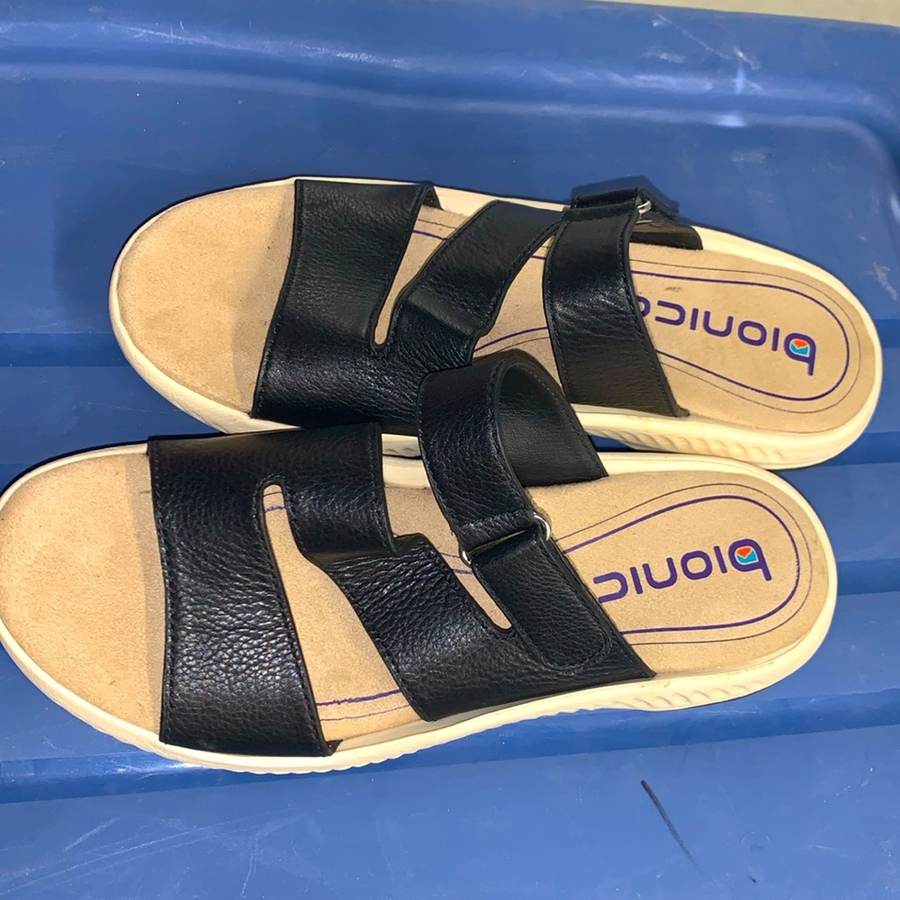 Bionica Womens 7 AVOCA Black Leather Slide Sandals Comfort Shoes US 8.5 M